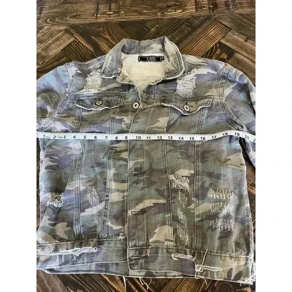 Lucky & Blessed Distressed Camo Jacket Women Medium Transitional Boho Fringe - Picture 4 of 16